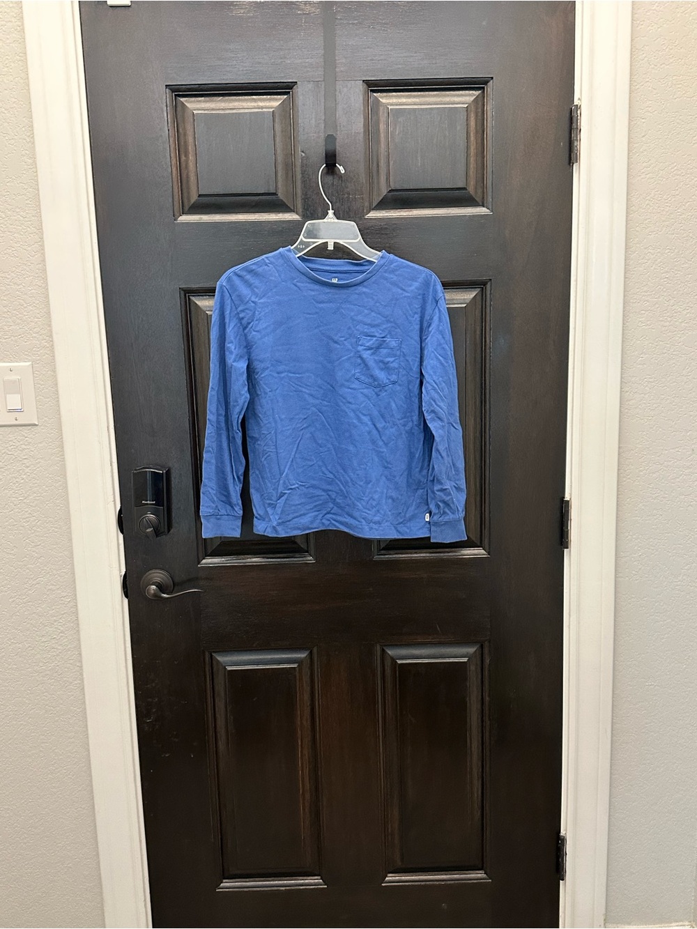 GAP Kids Blue Long Sleeve Pocket T-Shirt Size L